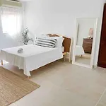 דירה Penthouse With Roof Terrace And Sea Views *