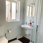 דירה Penthouse With Roof Terrace And Sea Views *