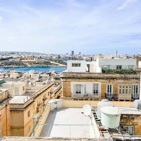 Penthouse With Roof Terrace And Sea Views アパート *