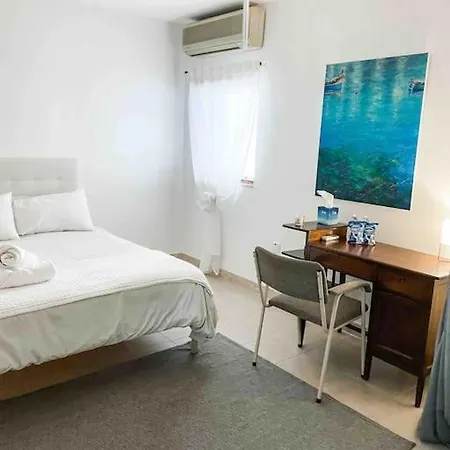 Penthouse With Roof Terrace And Sea Views * La Valeta