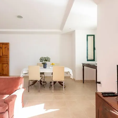 Penthouse With Roof Terrace And Sea Views アパート *