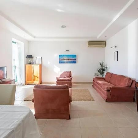 Penthouse With Roof Terrace And Sea Views