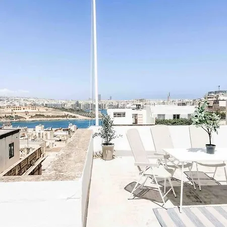 Penthouse With Roof Terrace And Sea Views Apartamento *