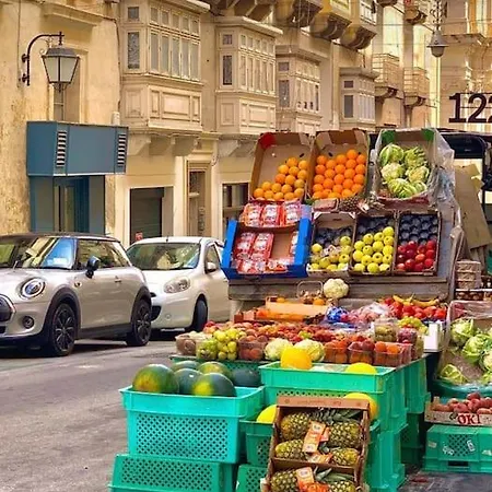 Apartment Penthouse With Roof Terrace And Sea Views Valletta