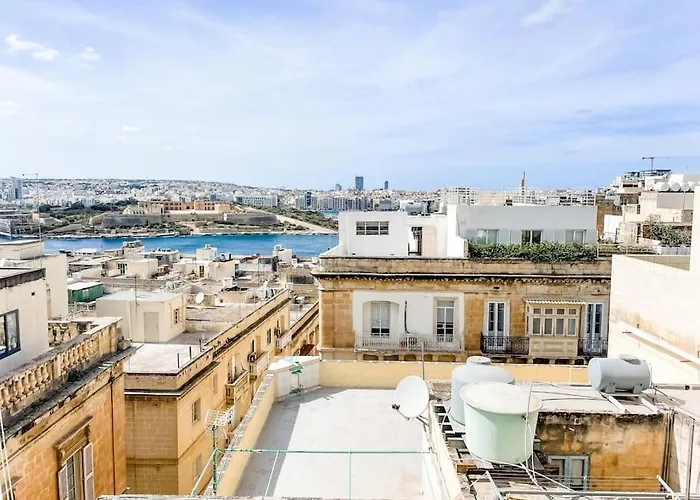 Penthouse With Roof Terrace And Sea Views Apartamento *