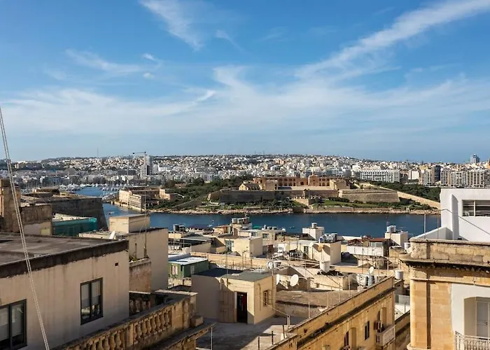 Penthouse With Roof Terrace And Sea Views Apartamento Valeta