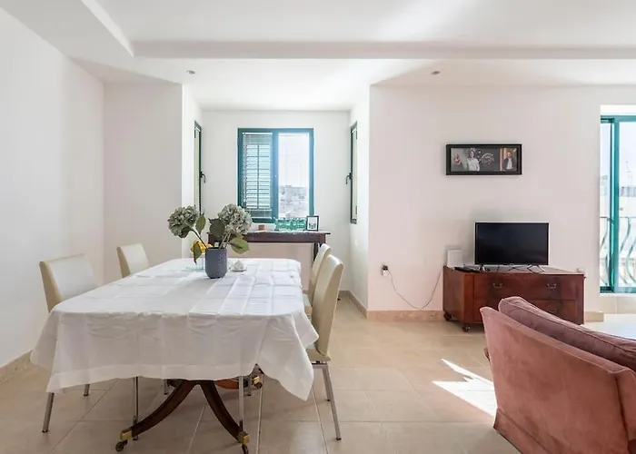 Penthouse With Roof Terrace And Sea Views Valeta