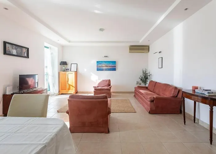 Penthouse With Roof Terrace And Sea Views