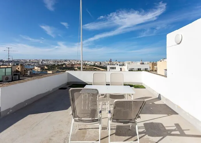 Penthouse With Roof Terrace And Sea Views Apartamento Valeta