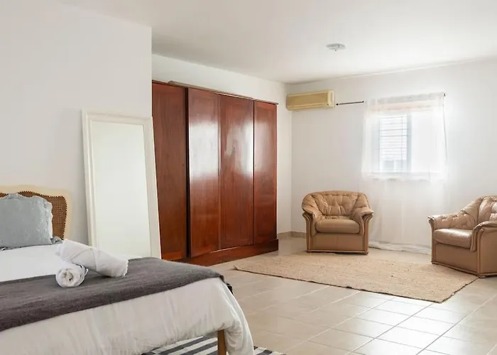 Penthouse With Roof Terrace And Sea Views *