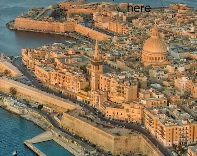 Penthouse With Roof Terrace And Sea Views